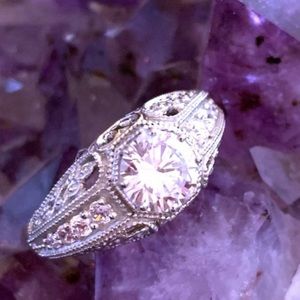 925 Sterling Silver CZ Vintage Style Ring sz 8